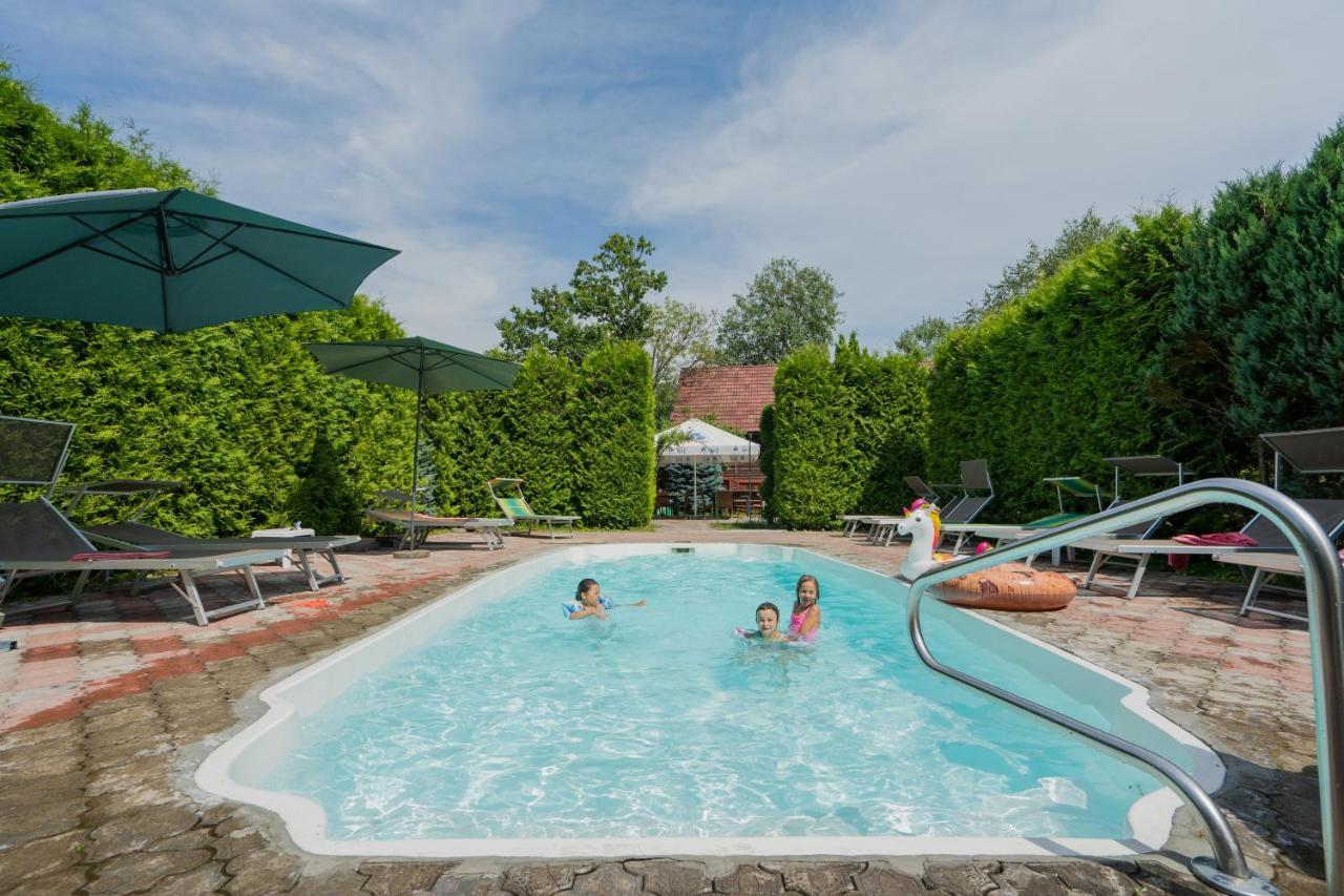Villa Garden Hotel Királyfiszállás Kültér fotó